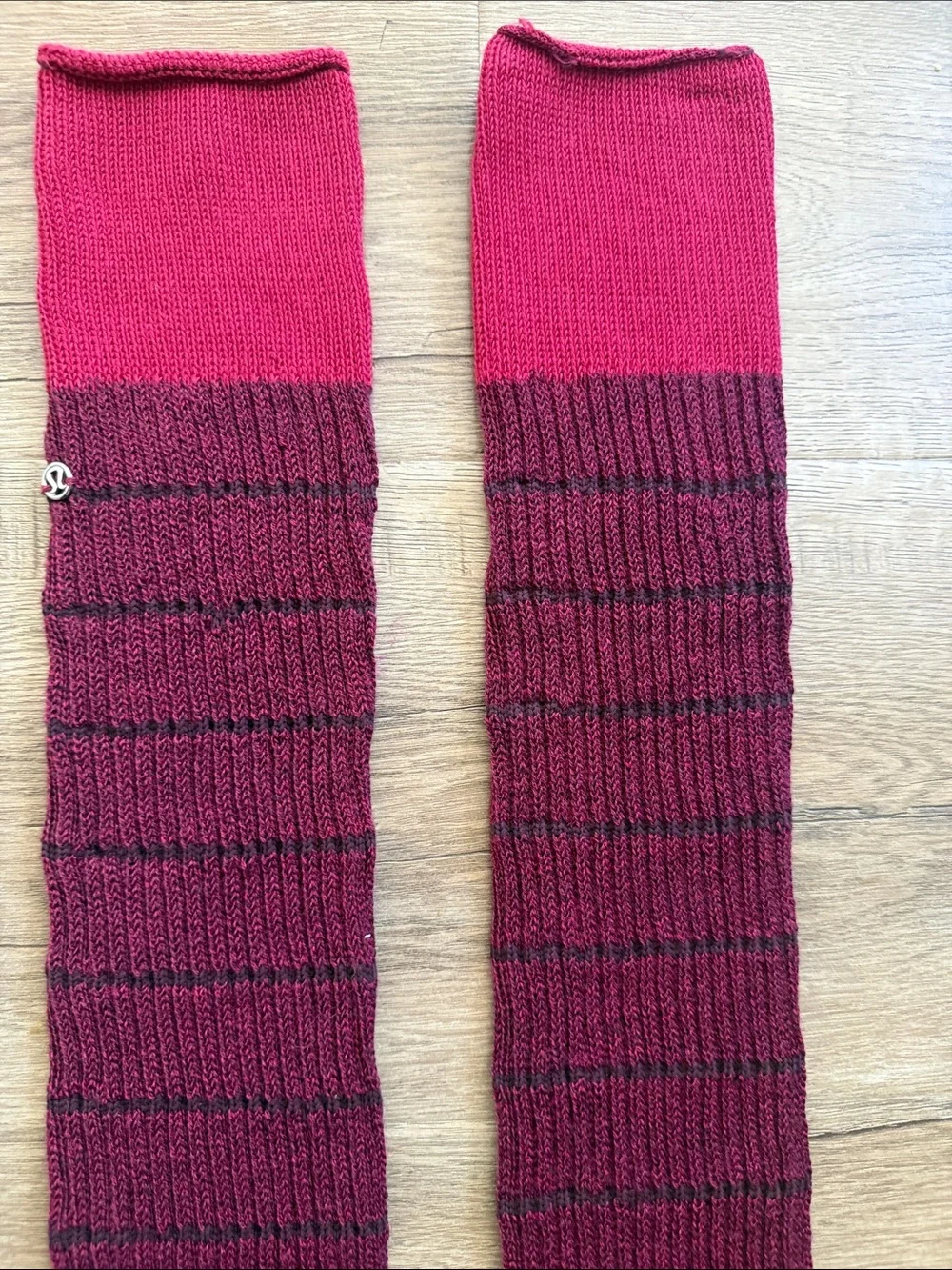 New Lululemon leg warmers Knee-High Ribbed Knit Socks in Burgundy and Raspberry
